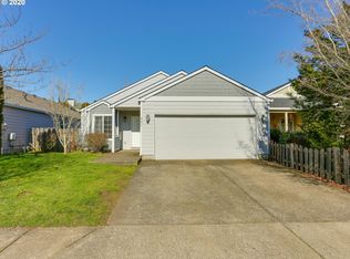 957 SW 24th St, Troutdale, OR 97060