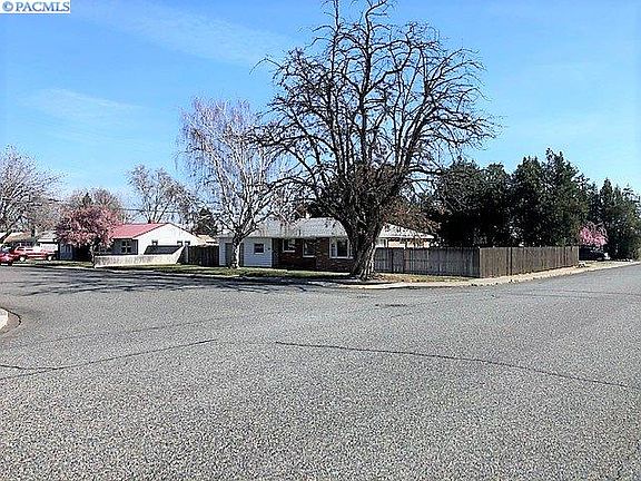 3rd image of 304 N Zillah St