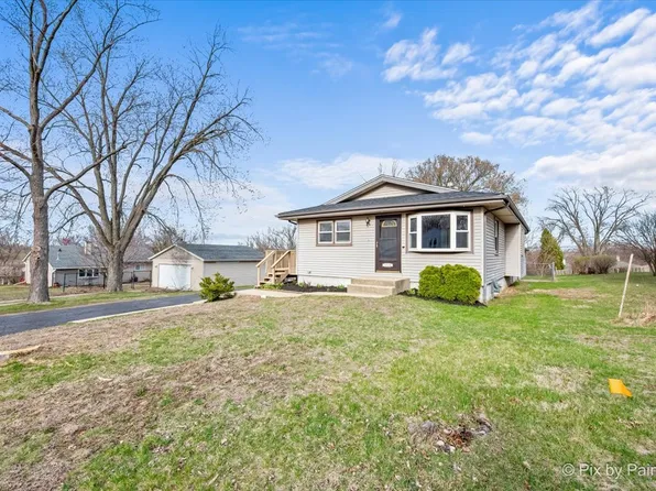 1216 Cherry St, Lake In The Hills, IL 60156