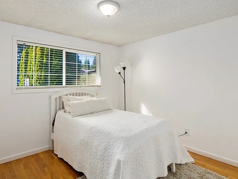 22603 40th Pl W — Photo 2