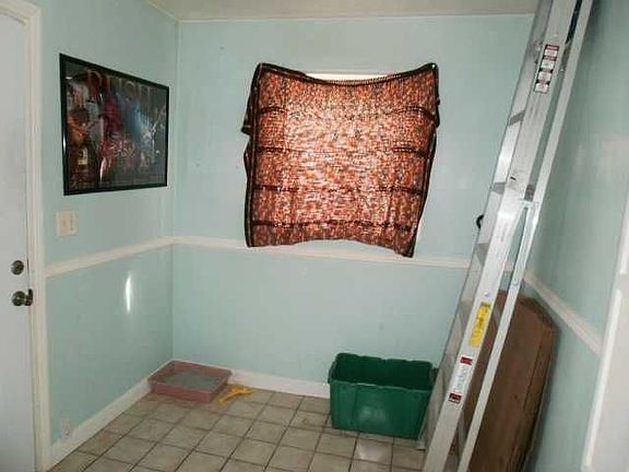 5th image of 1804 N Janney Ave