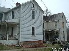 1st image of 208 Cedar St