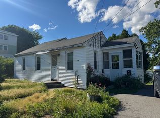 13 Elm St, Leominster, MA 01453