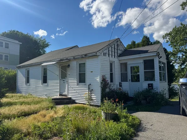 13 Elm St, Leominster, MA 01453