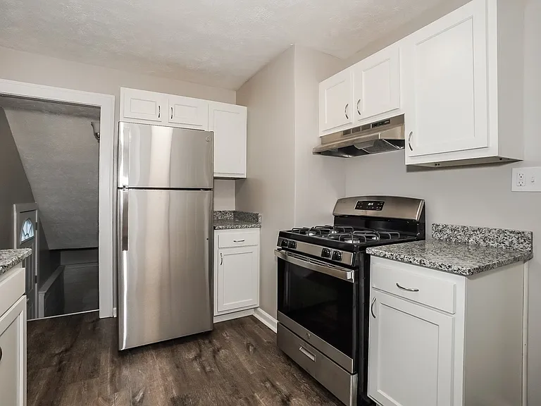 1064421_019_kitchen_13183896.jpg