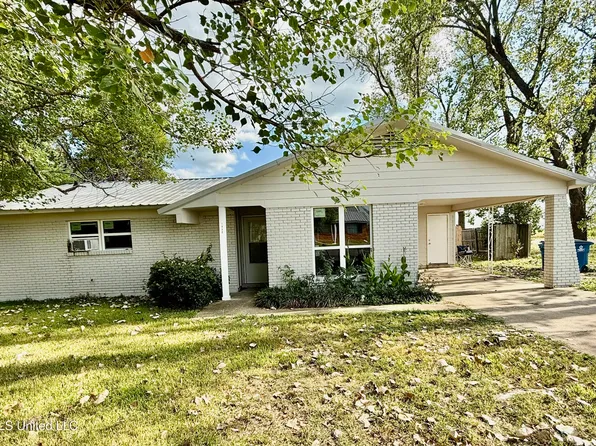 1332 Brentwood St, Clarksdale, MS 38614
