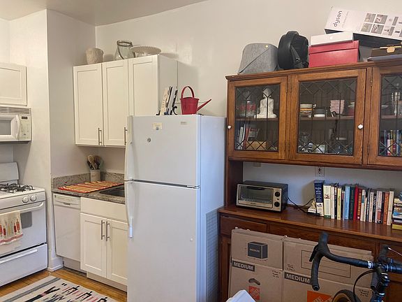 2nd image of 2400 Fremont Ave S APT 1