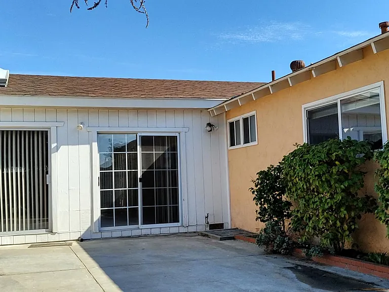 8622 Somerset Ave — Photo 5
