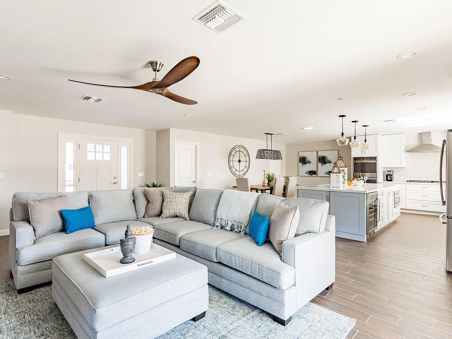 5 bed, 2164 sqft, $7,280 — Photo 3