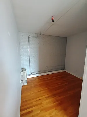 Rented by City Vista Inc | media 31