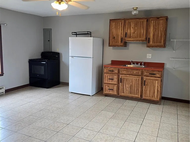 196 W Madison St #4 — Photo 4