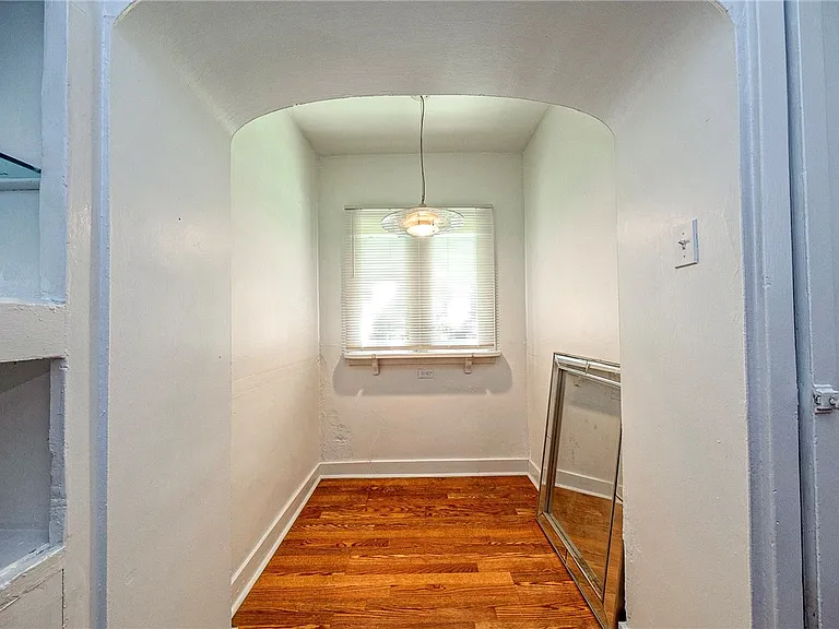 565 Ardmore Blvd — Photo 12