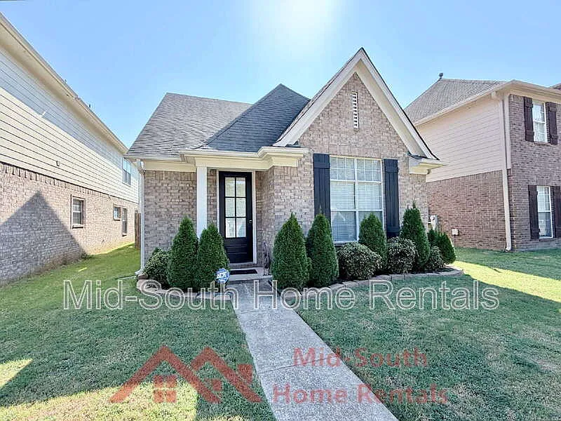 3 bed, 2.5 bath, 1550 sqft, $1,795 — Photo 2