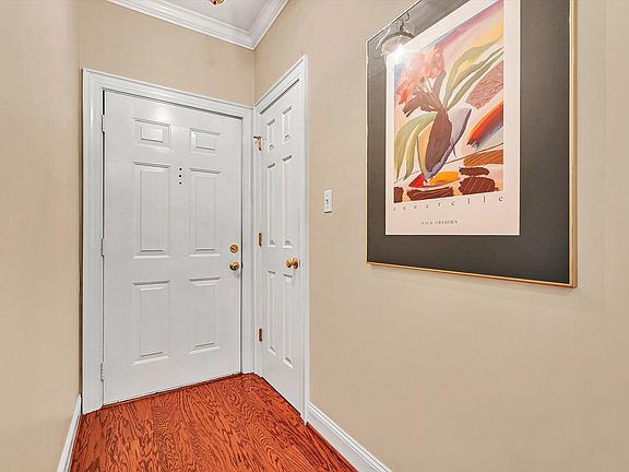 5th image of 2220 Carolina Ave SW APT 306