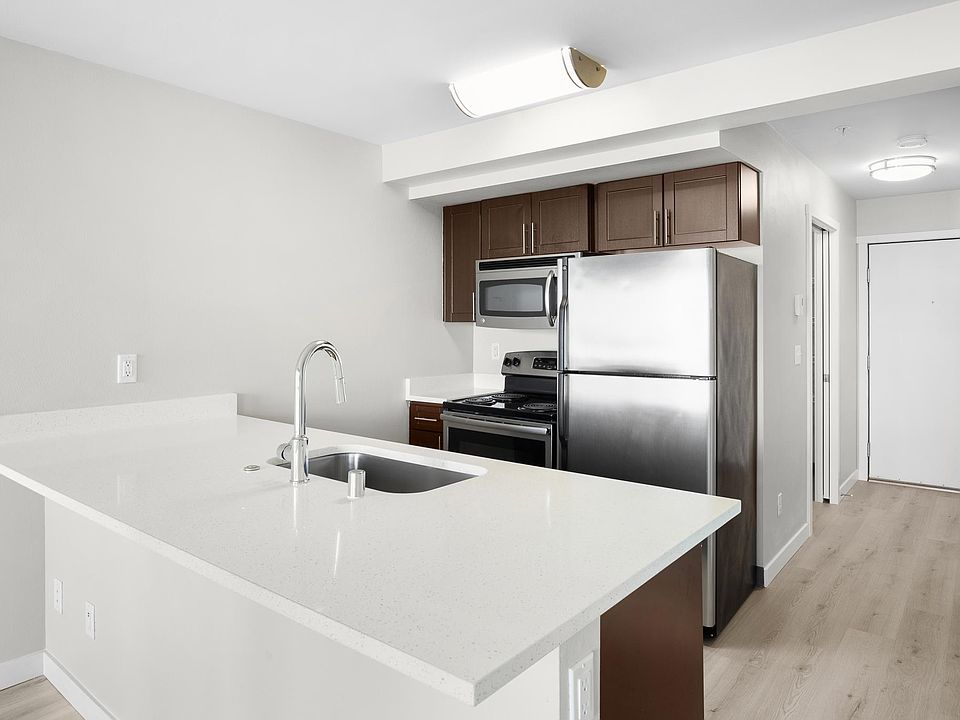 1st image of 999 Hiawatha Pl S #104