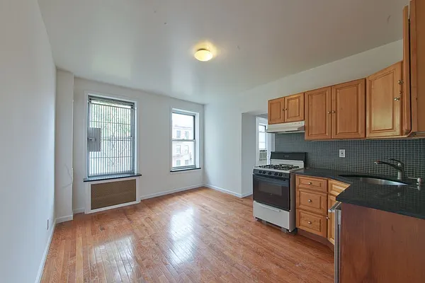 Rented by REAL New York | media 21