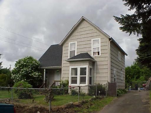 Front view from North 5th Ave SW