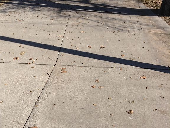 Extra Large Wide Driveway!!