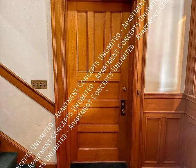 1302 N Williams St #1 — Photo 3
