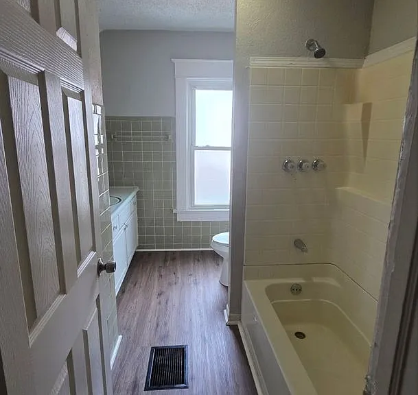 2508 Mersington Ave — Photo 15