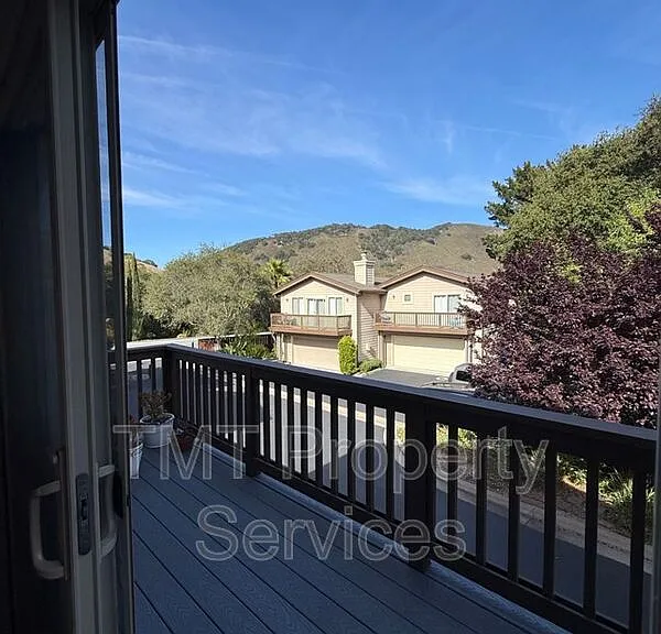 242 Lucas Ln — Photo 8