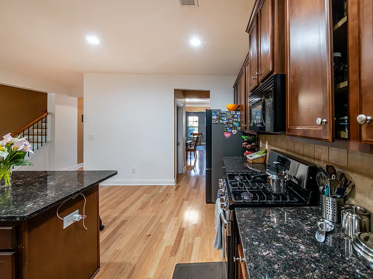 5330 Breckinridge Ln — Photo 8