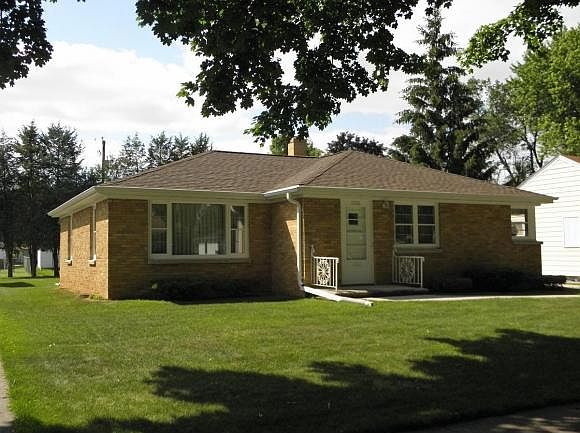 1st image of 1206 Redwood Dr