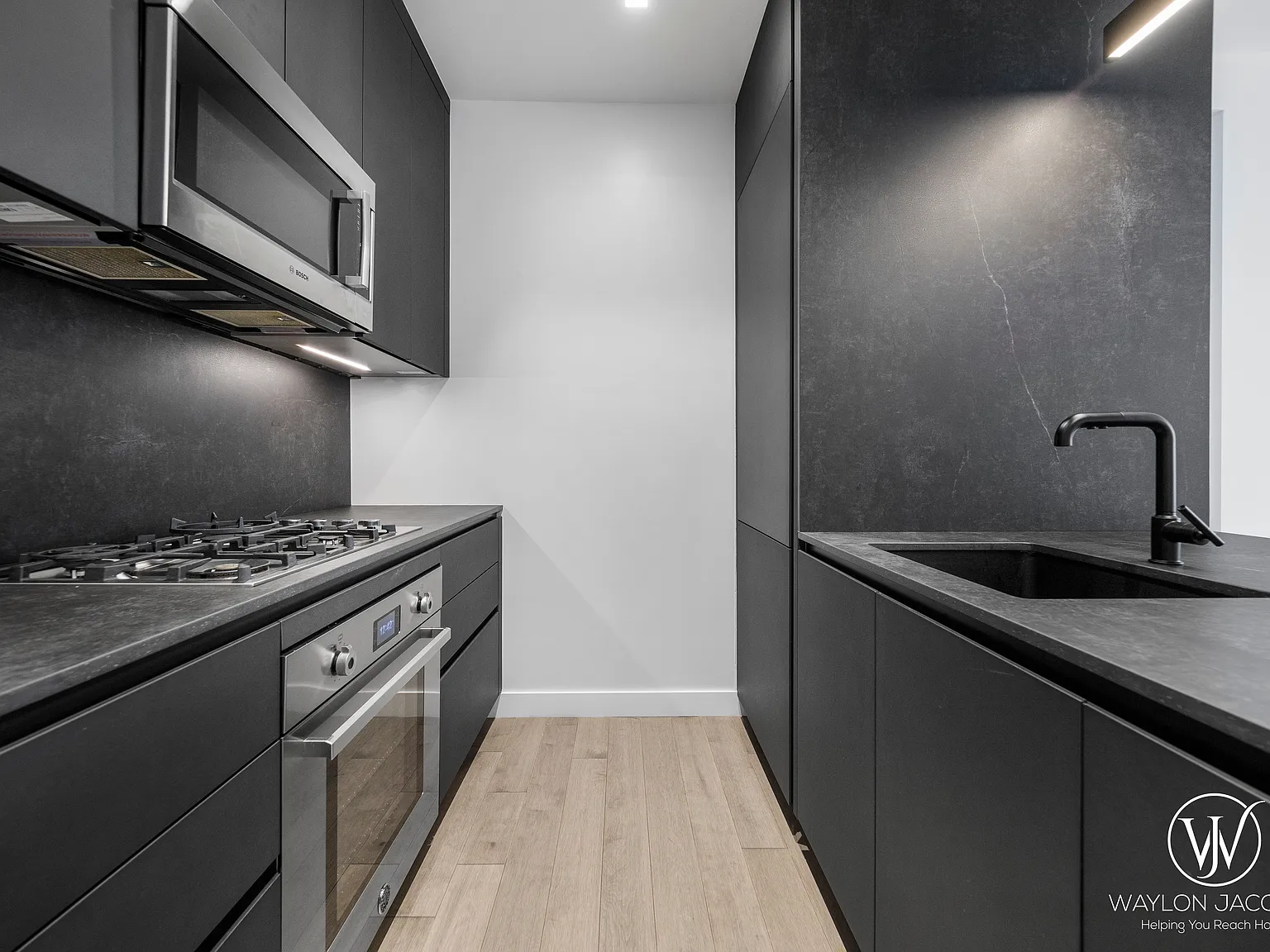 101 West 24th Street — Photo 3