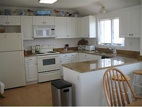 Eat-in Kitchen 