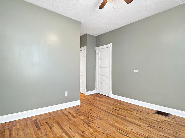 3429-3431 Juniata — Photo 14