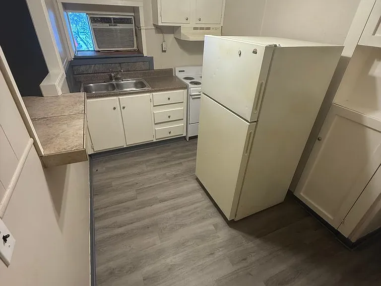 501 Vandell Blvd — Photo 10