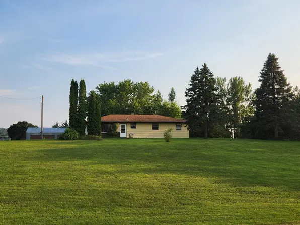 916 Main St, Erhard, MN 56534