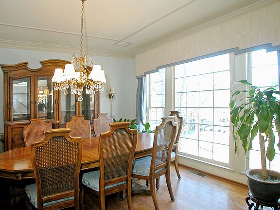 Elegant Formal Dining Room with Beautiful Moldings