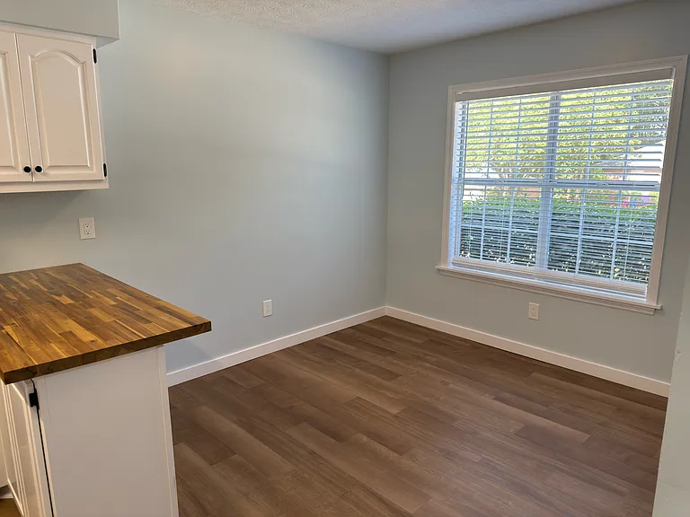 1141 Northlake Dr #1141 — Photo 2