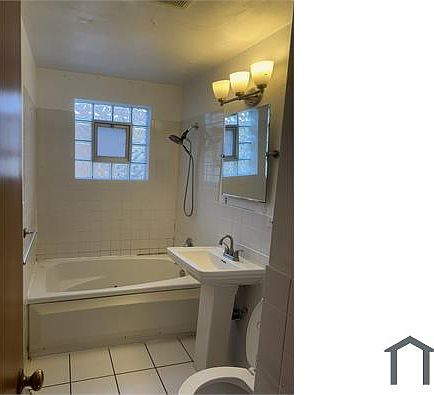 5th image of 3643 W 84th St