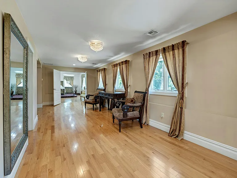 252 Mabel Pl — Photo 28