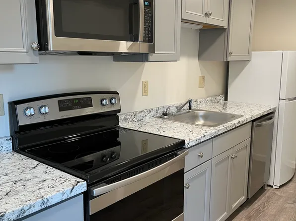 282 Middle St APT 6, Portsmouth, NH 03801