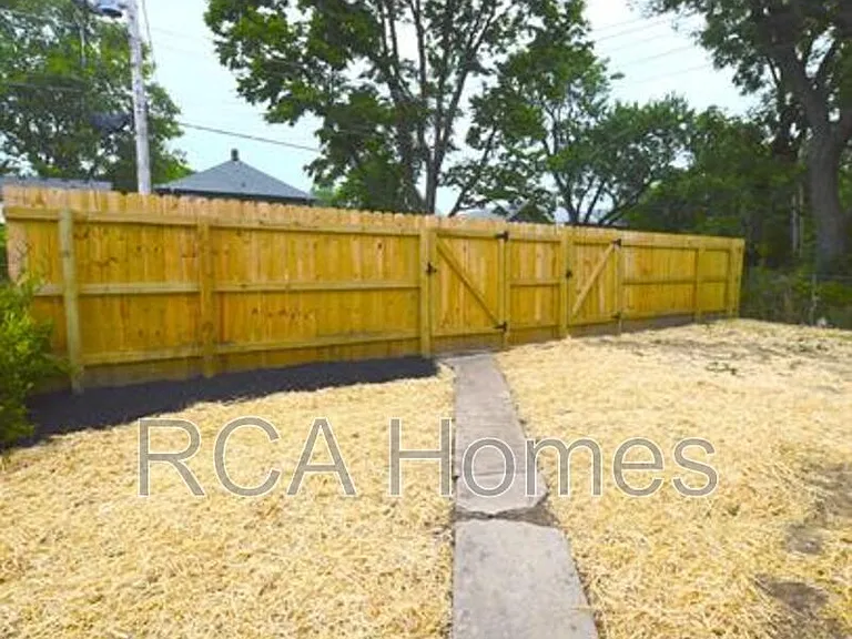 3618 Salem St — Photo 15