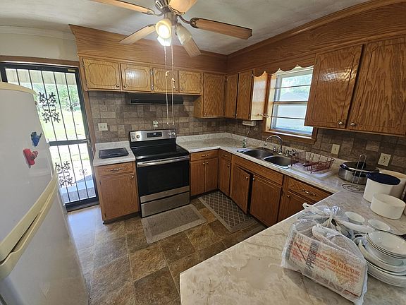 4th image of 60016 George Pearce Rd