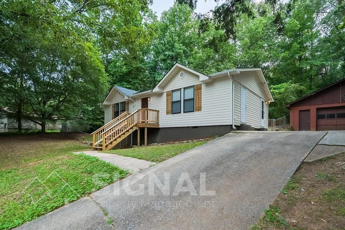 3 bed, 1.5 bath, 1008 sqft, $1,150 — Photo 3