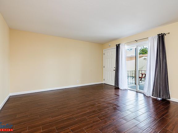 2nd image of 1807 Bradford Way APT A