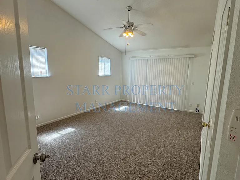 10086 River Falls Cir — Photo 21