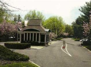 10 Rutland Ct, Red Bank, NJ 07701