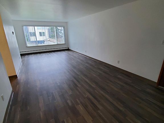 4th image of 2501 14th Ave W APT 11