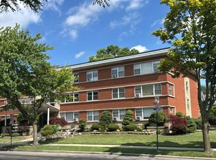 710 Washington Blvd APT 305, Oak Park, IL 60302