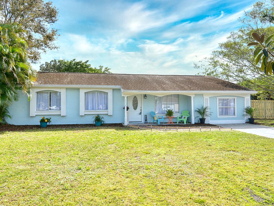 1st image of 1317 SE Larose Court