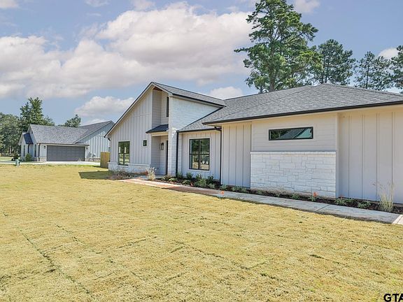 2nd image of 14415 Woodland Creek Dr