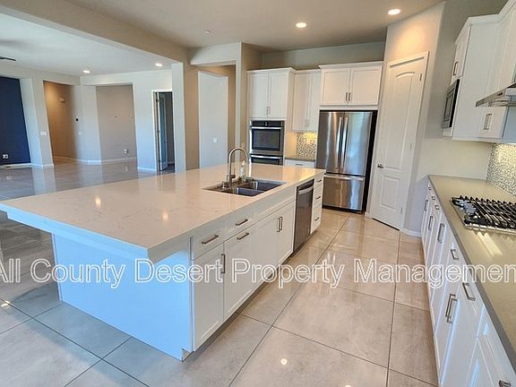 2nd image of 78987 Yorkville Ln