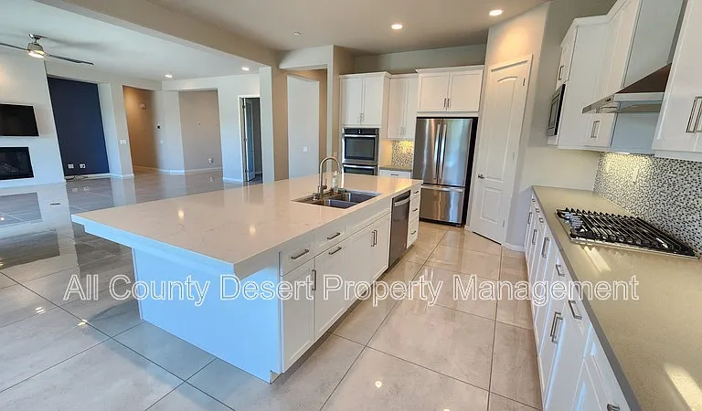 78987 Yorkville Ln — Photo 2