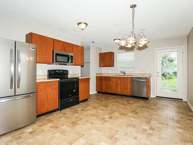 8039 Bach Dr — Photo 9
